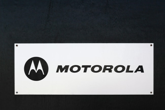 motorolas logga mot svart bakgrund